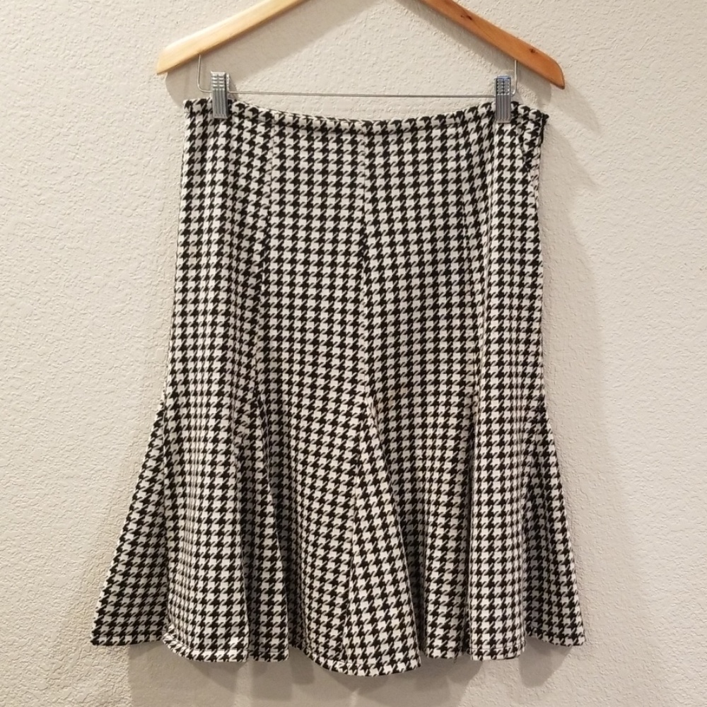 Houndstooth skirt